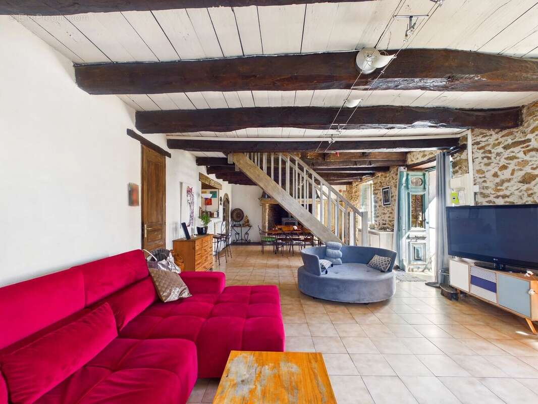 Maison à JOUQUEVIEL