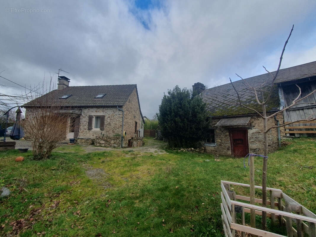Maison à SOURSAC