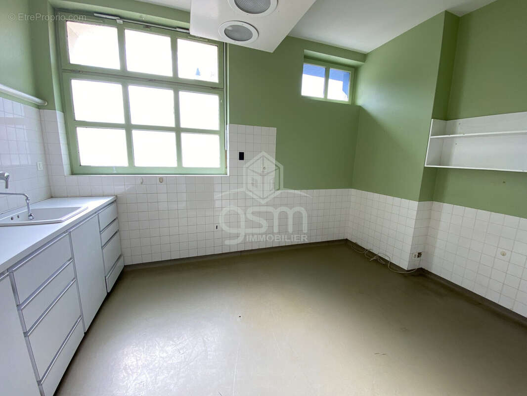 Commerce à SAINTE-MAURE-DE-TOURAINE