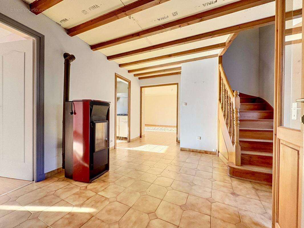 Maison à LONGESSAIGNE