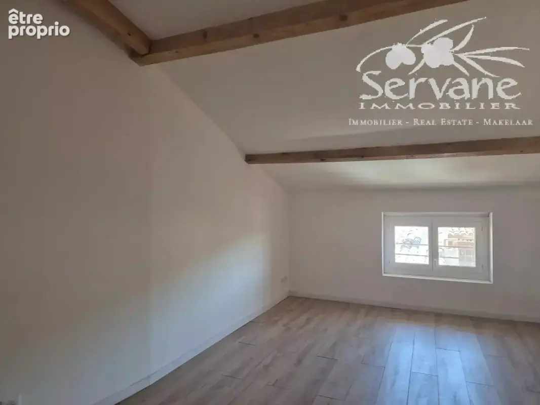 Appartement à COTIGNAC