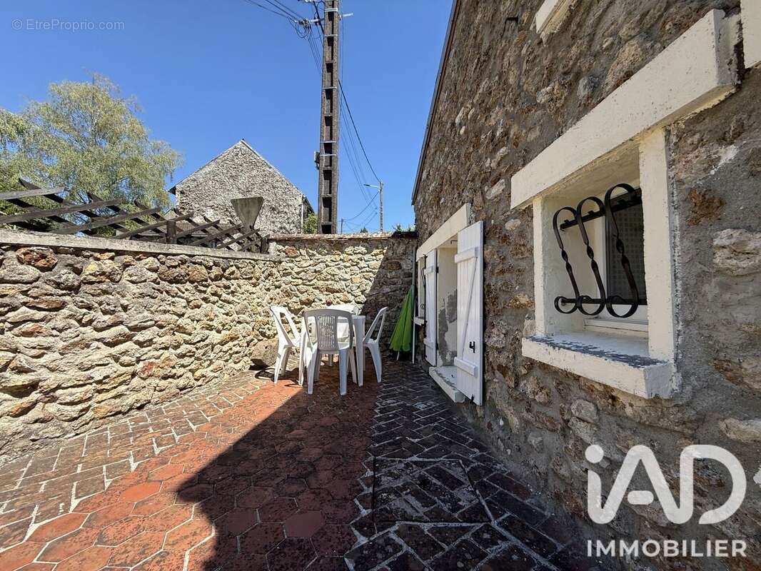 Maison 140 m² à Verdelot  - photo 6