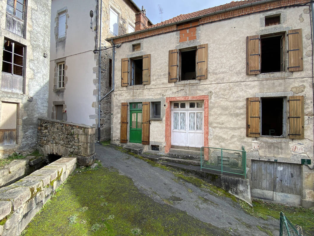 Maison à FERRIERES-SUR-SICHON