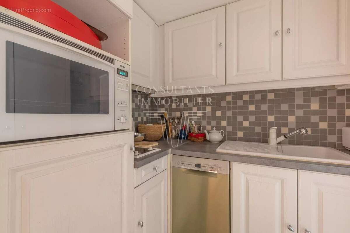 Appartement à PARIS-7E