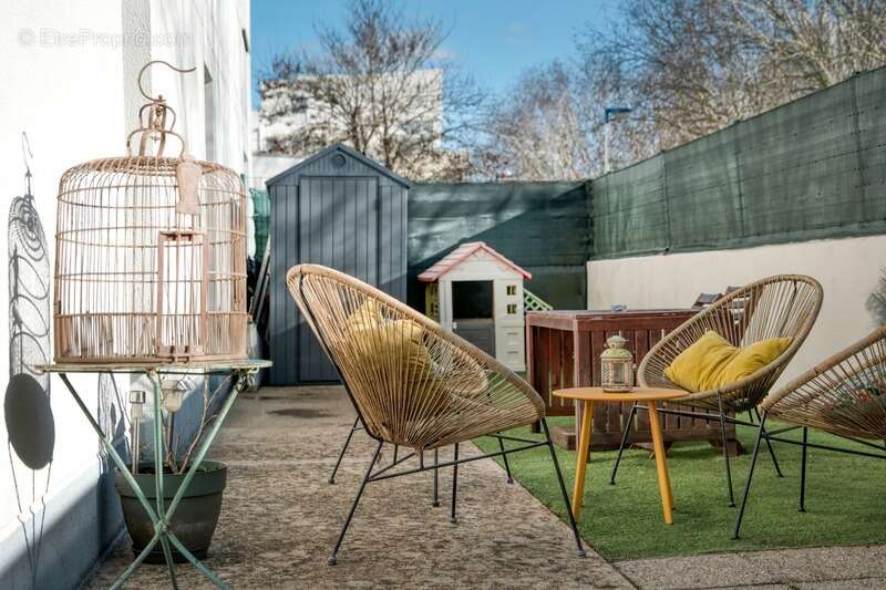 Appartement à LES CLAYES-SOUS-BOIS