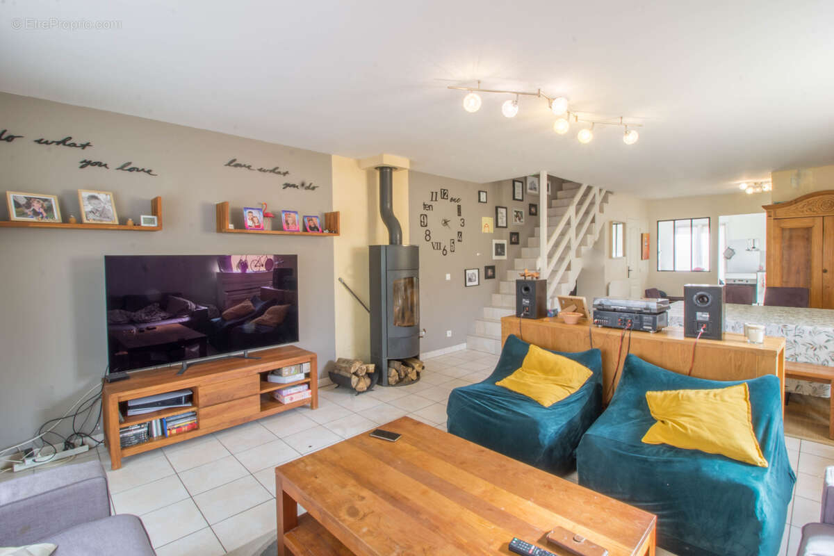 Maison à SAINT-GERMAIN-LES-ARPAJON