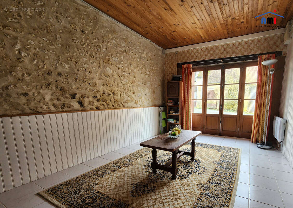 Maison à MOUTIERS-AU-PERCHE