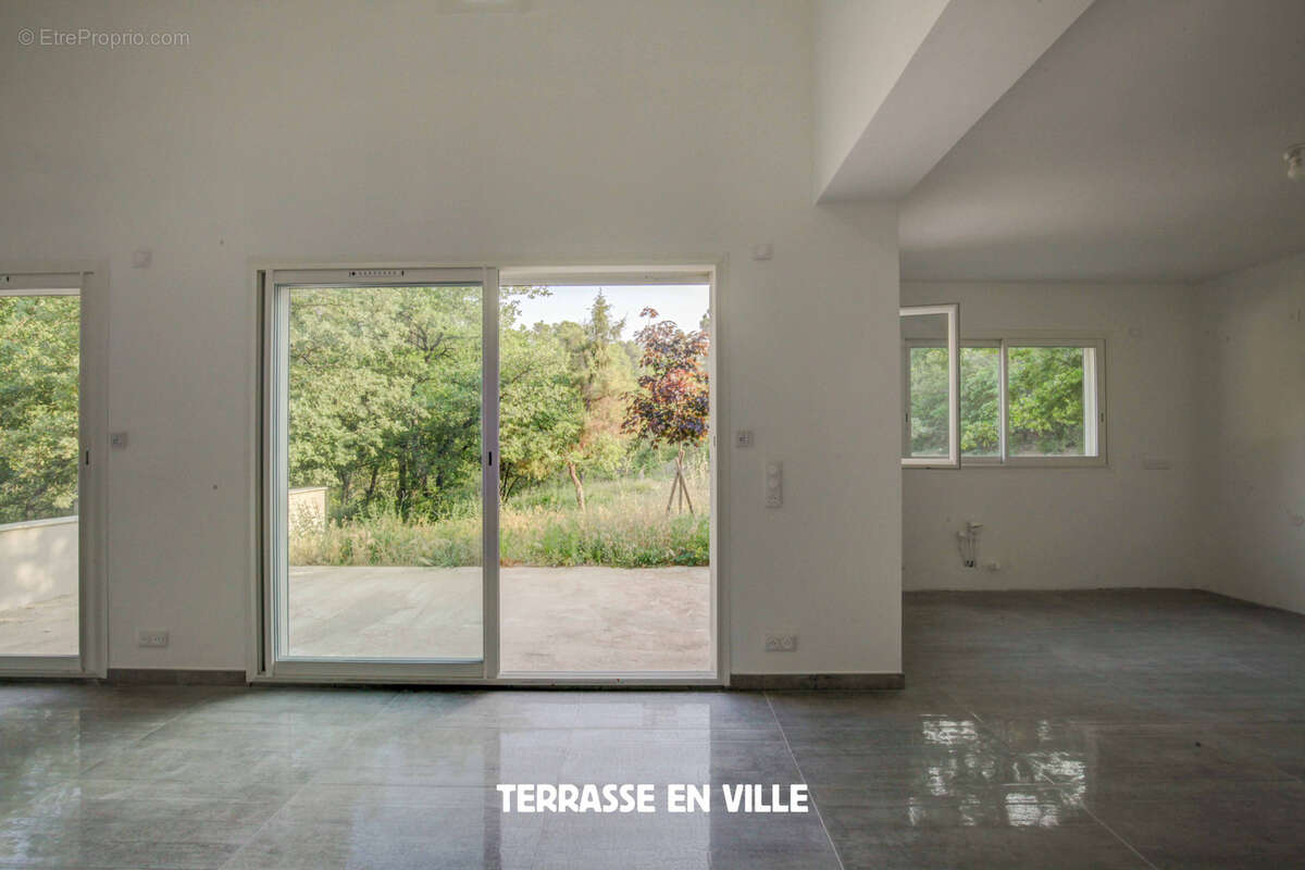 Maison à MEYRARGUES