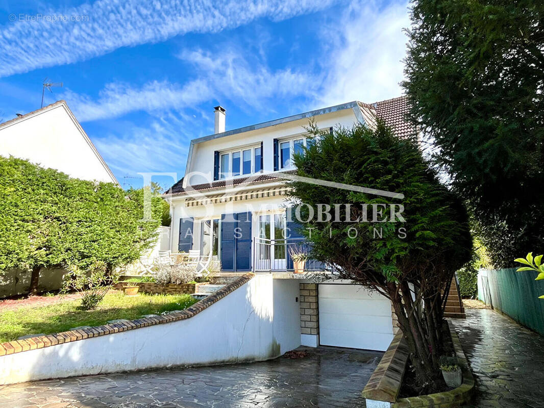 Maison à SAINT-LEU-LA-FORET