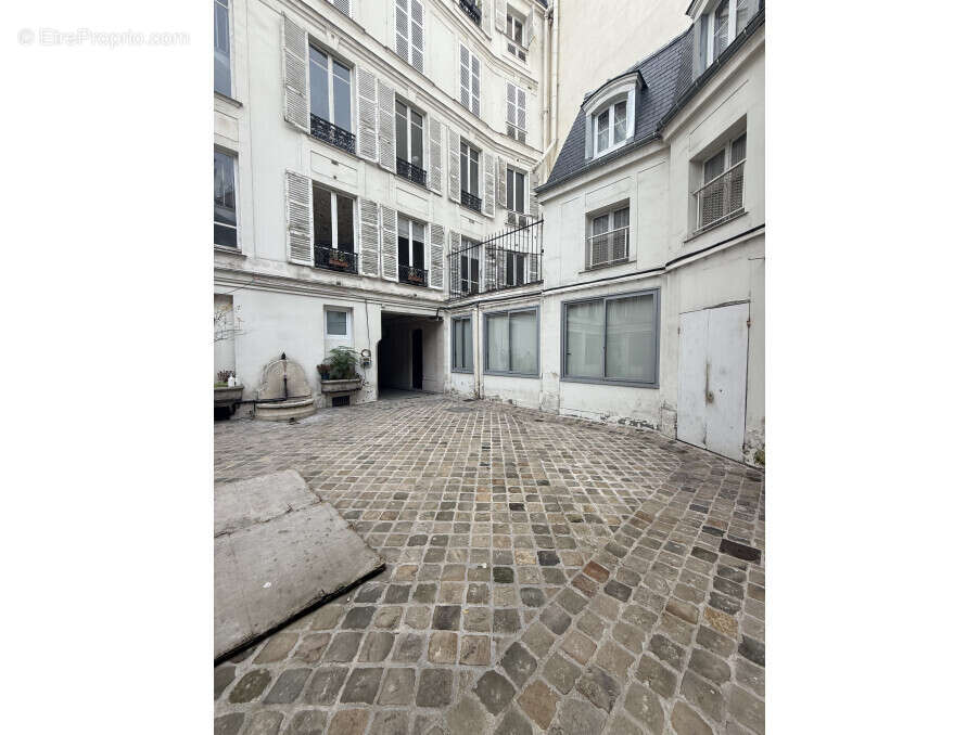 Appartement à PARIS-8E