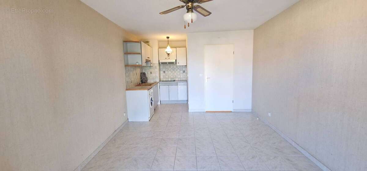 Appartement à ROQUEBRUNE-SUR-ARGENS