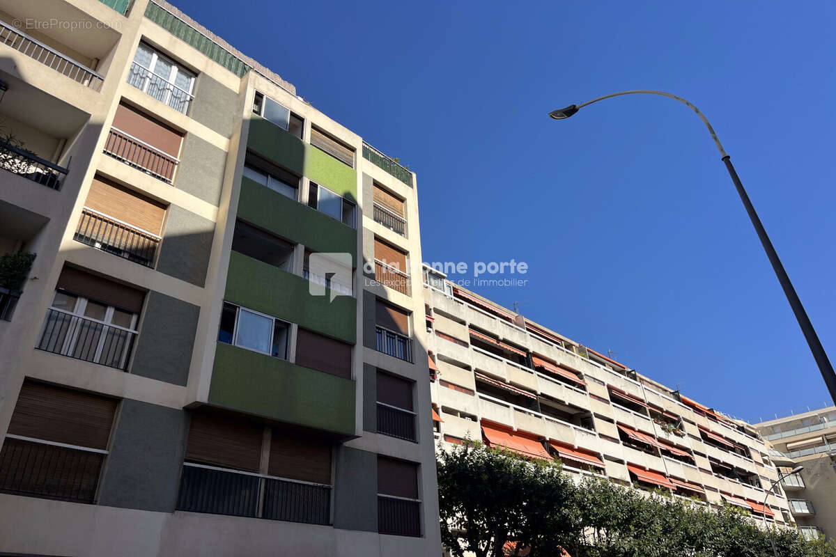 Appartement 70 m² à Marseille-4e  - photo 8