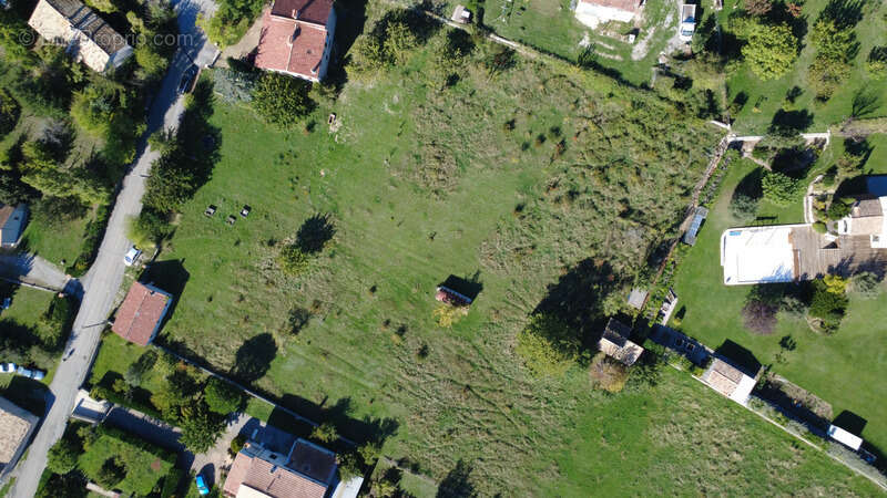Terrain à BANON