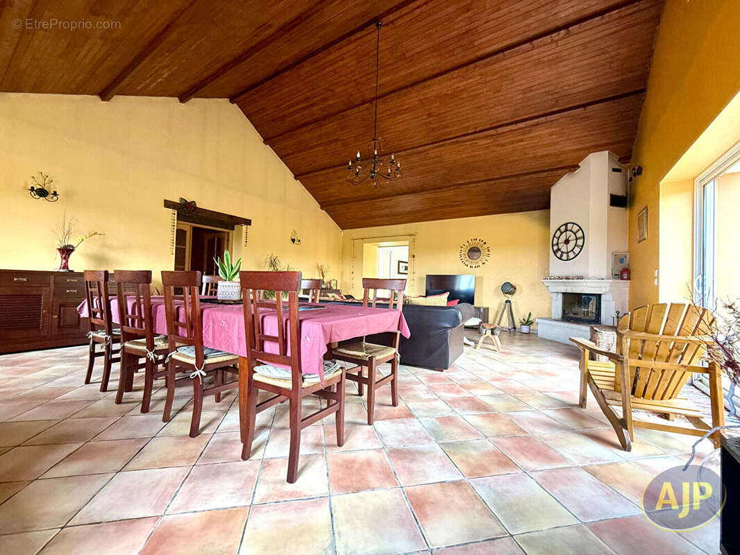 Maison à SAINTE-PAZANNE