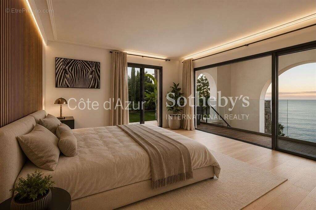 Duplex d'exception avec accès privé à la mer au Palais Maeterlinck à Nice - photo 4
