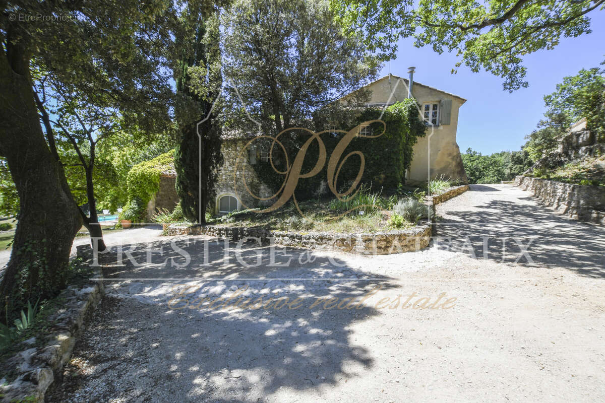Maison à GRIGNAN