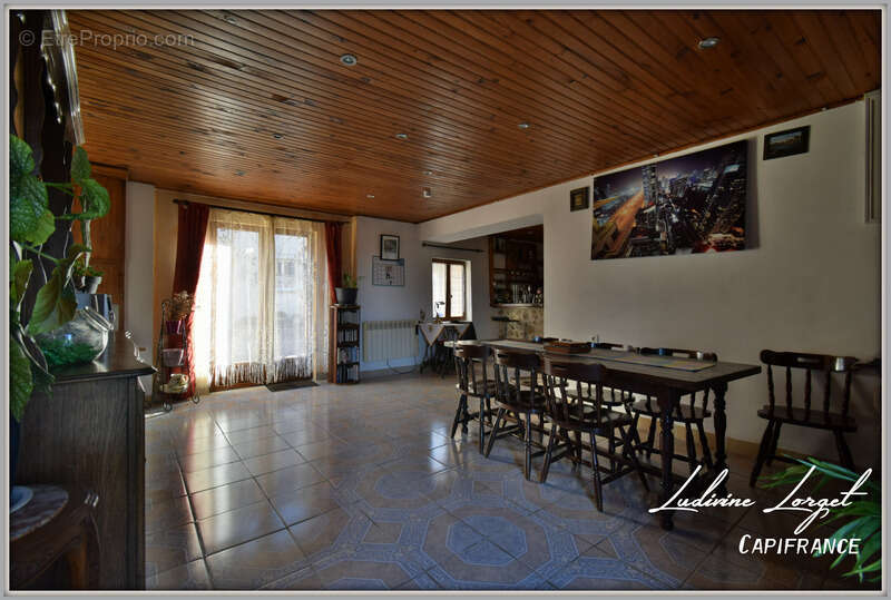 Maison 6 pièces, 4 chambres – 174 m² habitables- grenier- cave-bucher- terrain de 598 m²-dépendance située entre Château-Thierry - photo 7