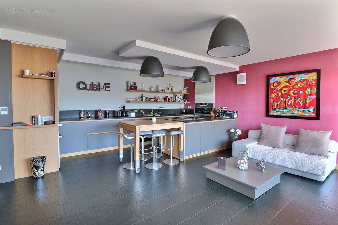 Appartement à MAUGUIO