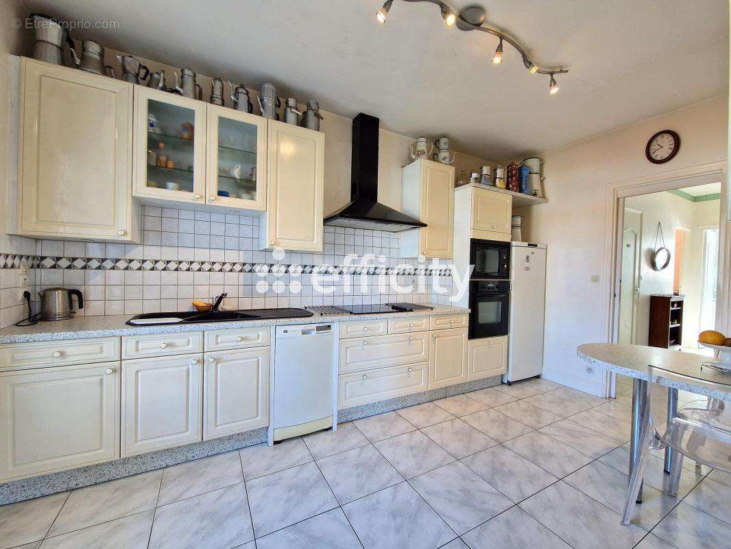 Maison à VAUX-SUR-MER