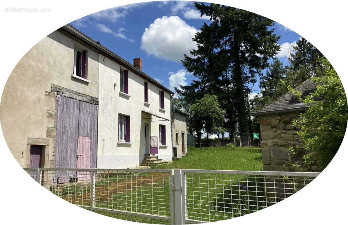 Maison à SAINT-MARCEL-EN-MARCILLAT