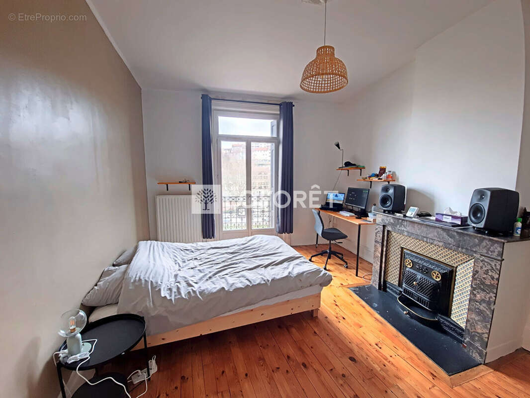 Appartement à SAINT-ETIENNE