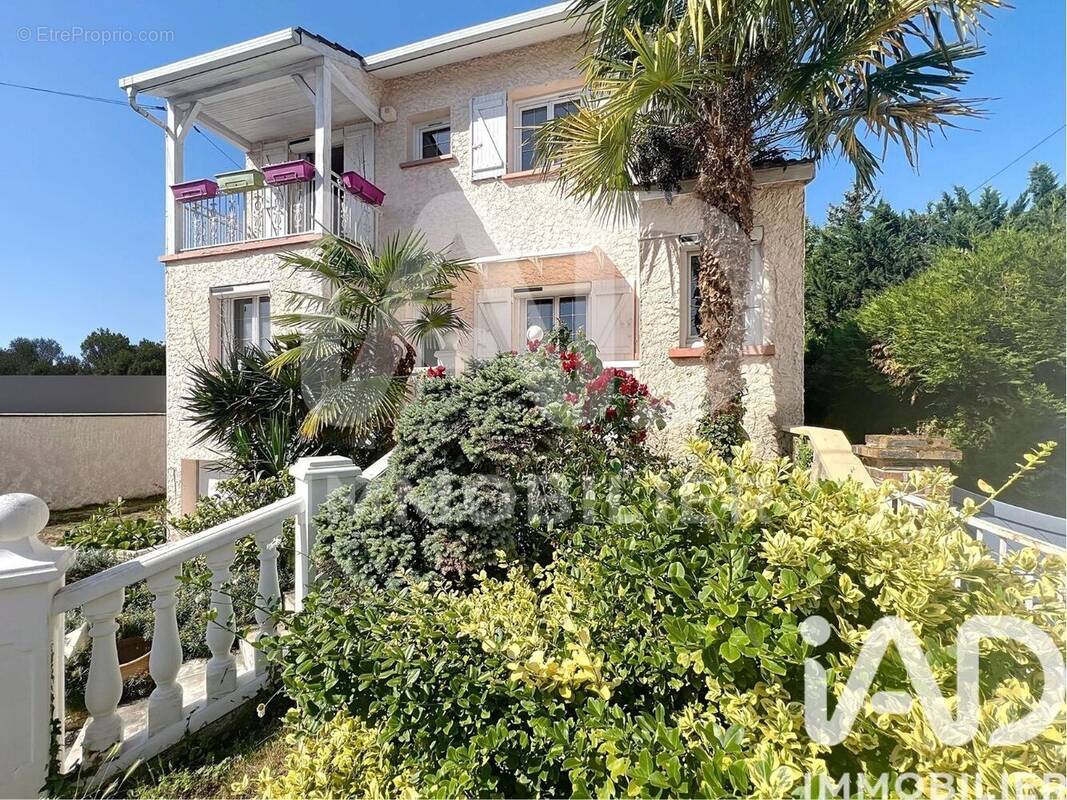 Photo 1 - Maison à LIVRY-GARGAN