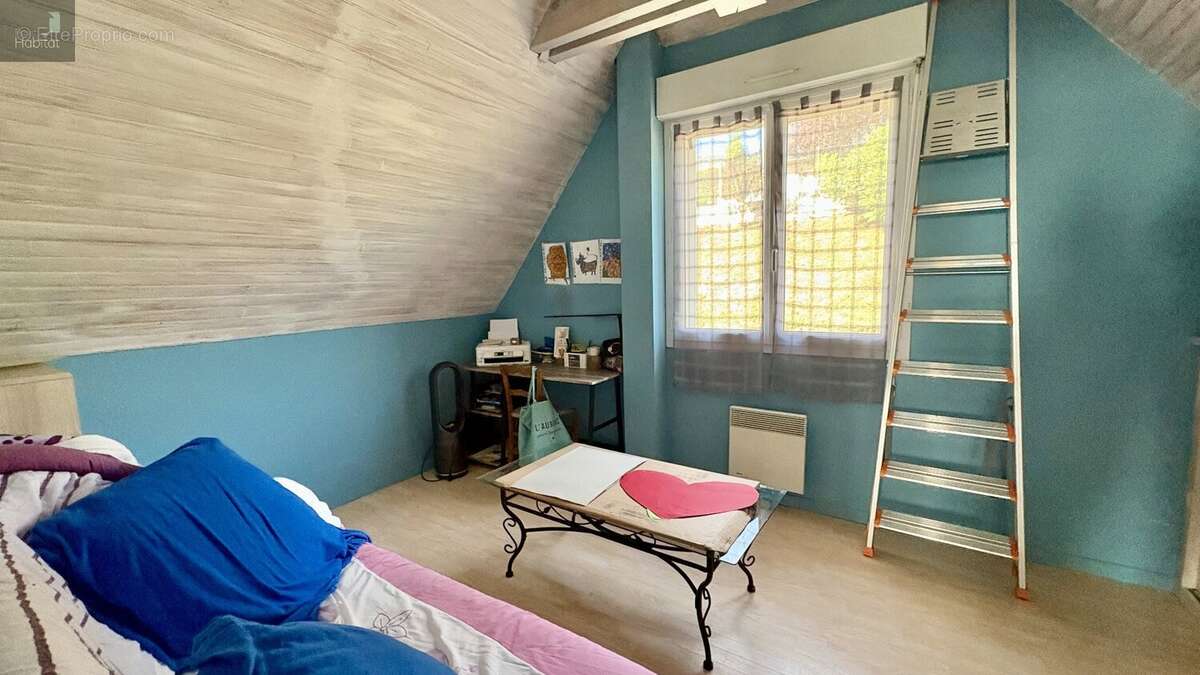 Maison à SOULAGES-BONNEVAL