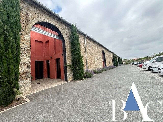 Occitanie - a carcassonne - bureaux  professionnels - prestige  + places de stationnement - photo 3