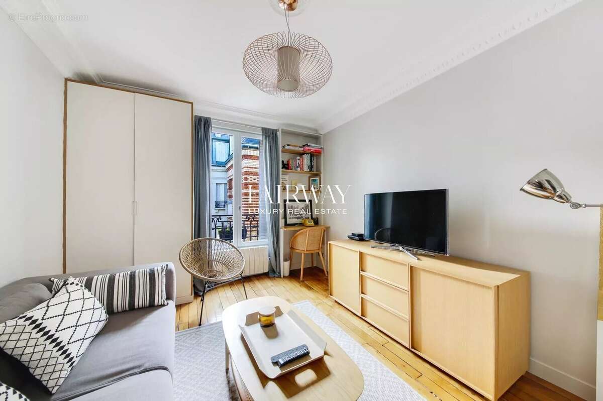 Appartement à PARIS-2E