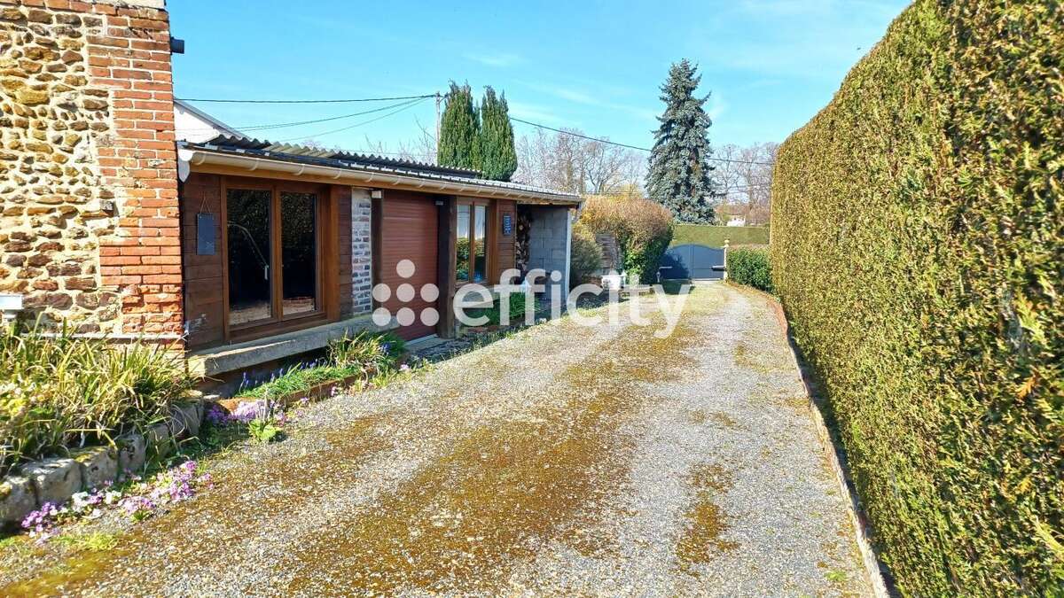 Maison à ONS-EN-BRAY