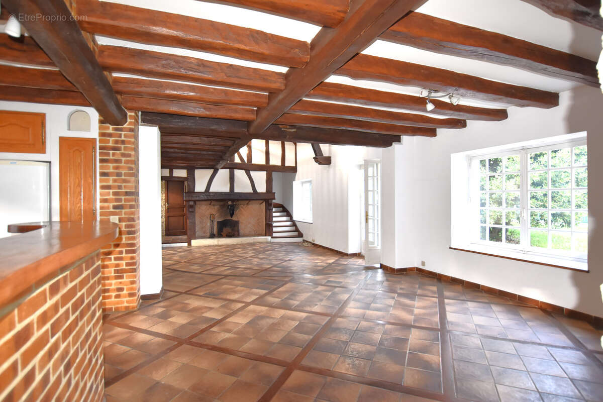 Maison à LES ESSARTS-LE-ROI