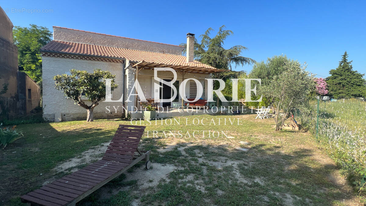 Maison à PERNES-LES-FONTAINES