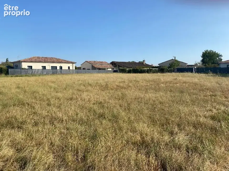 Photo Terrain à Castelsarrasin au prix de 42 000€