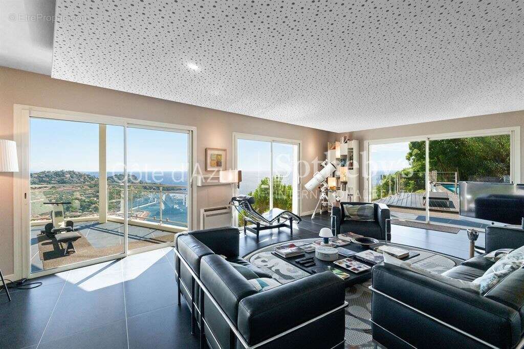 Maison à THEOULE-SUR-MER