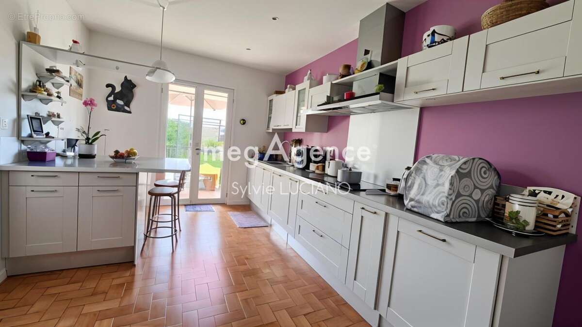 Plain pied, 3 chambres avec piscine - photo 4
