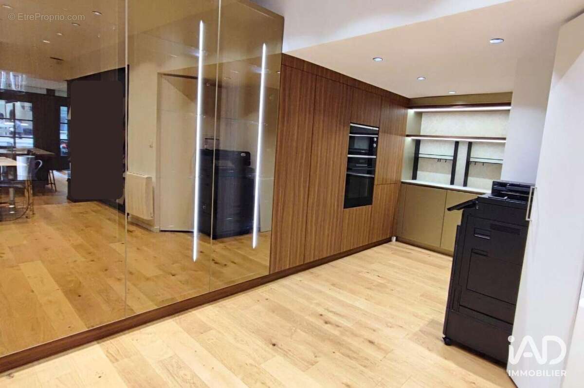 Photo 3 - Commerce à PARIS-7E