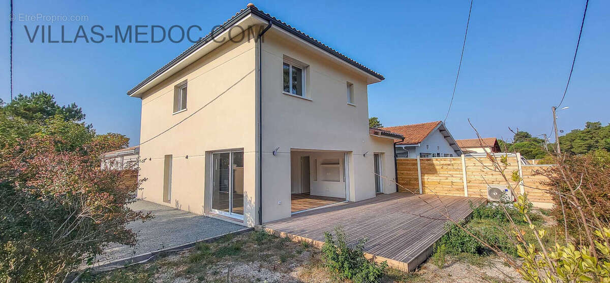 Maison à VENDAYS-MONTALIVET