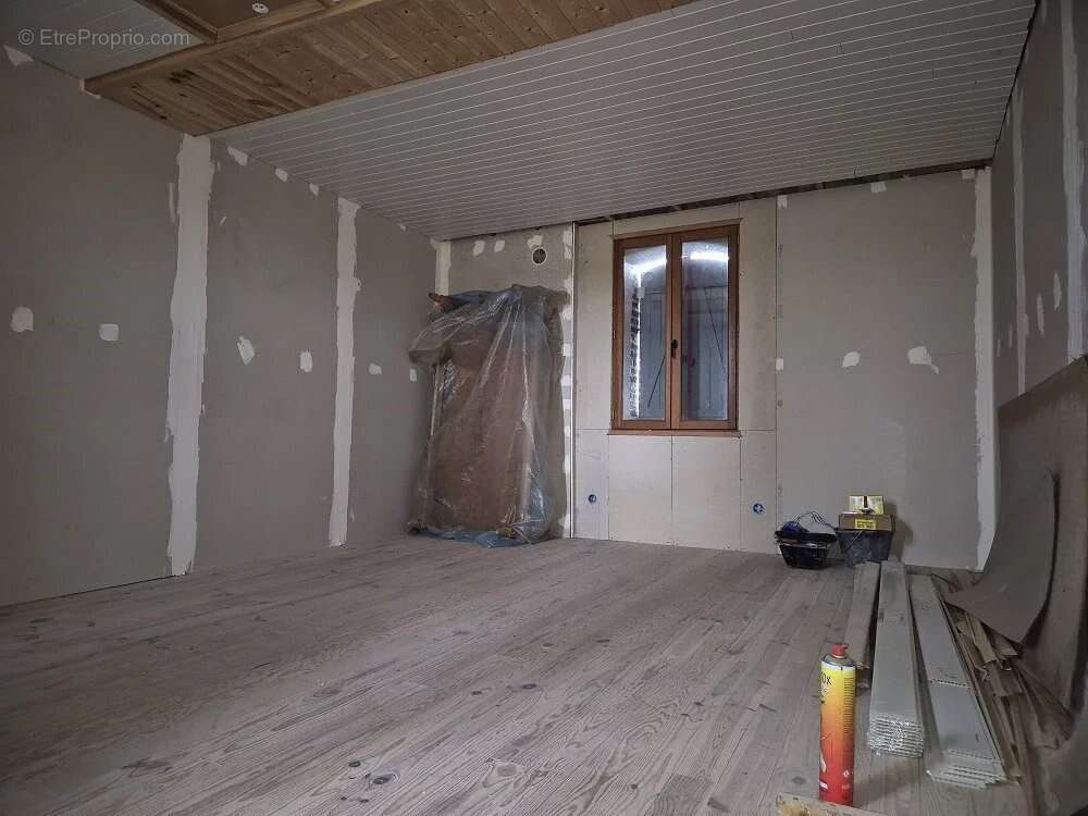 Maison à BELLEGARDE