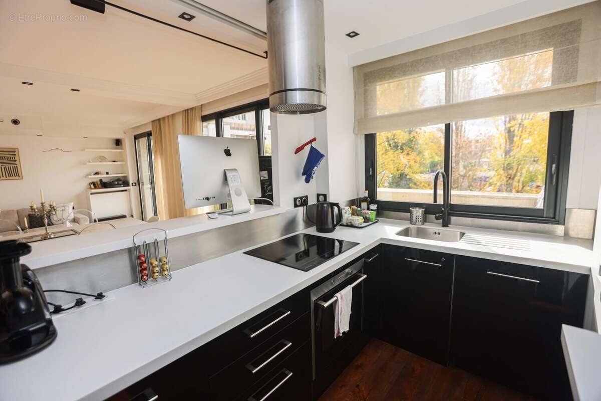 Appartement à NEUILLY-SUR-SEINE