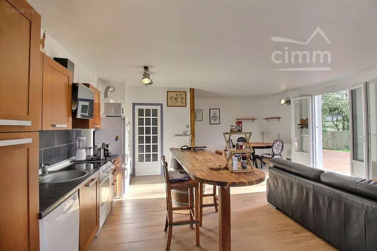 Appartement à SAINT-CYR-SUR-LOIRE