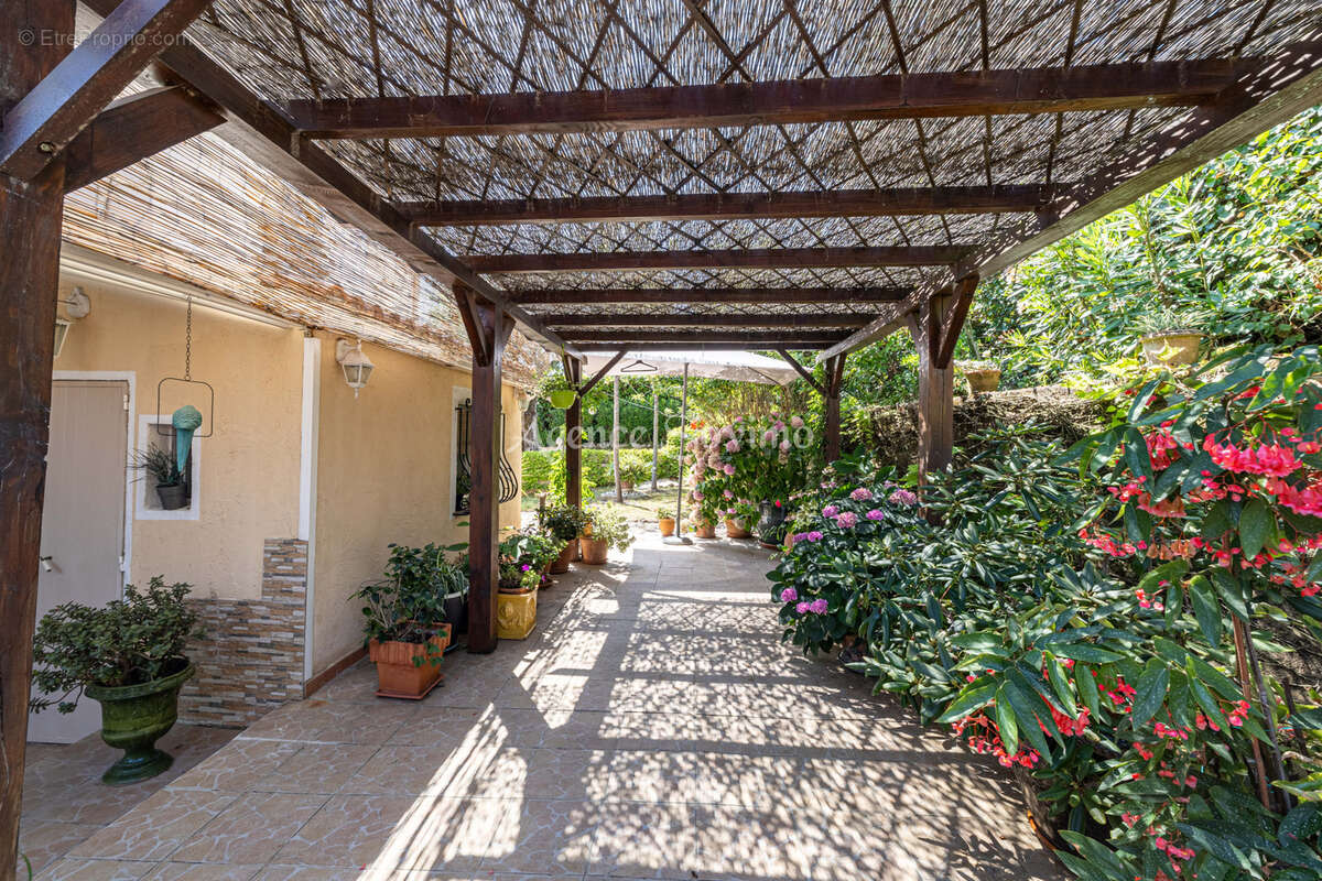 Maison à MOUGINS