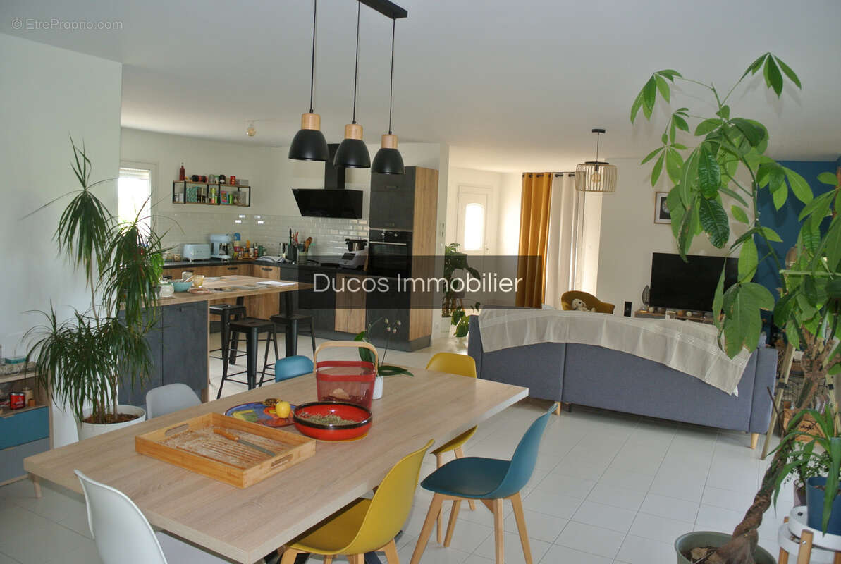 Maison à ARMILLAC