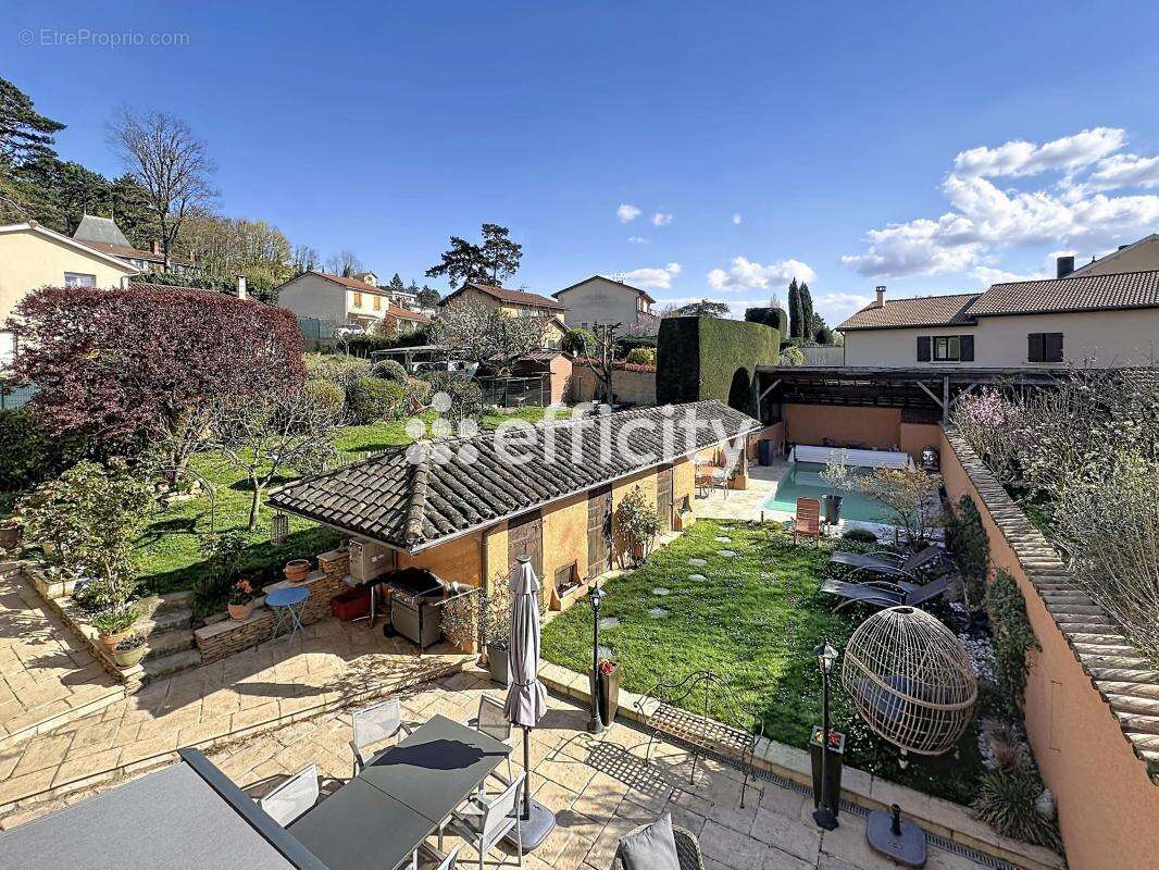 Maison à NEUVILLE-SUR-SAONE