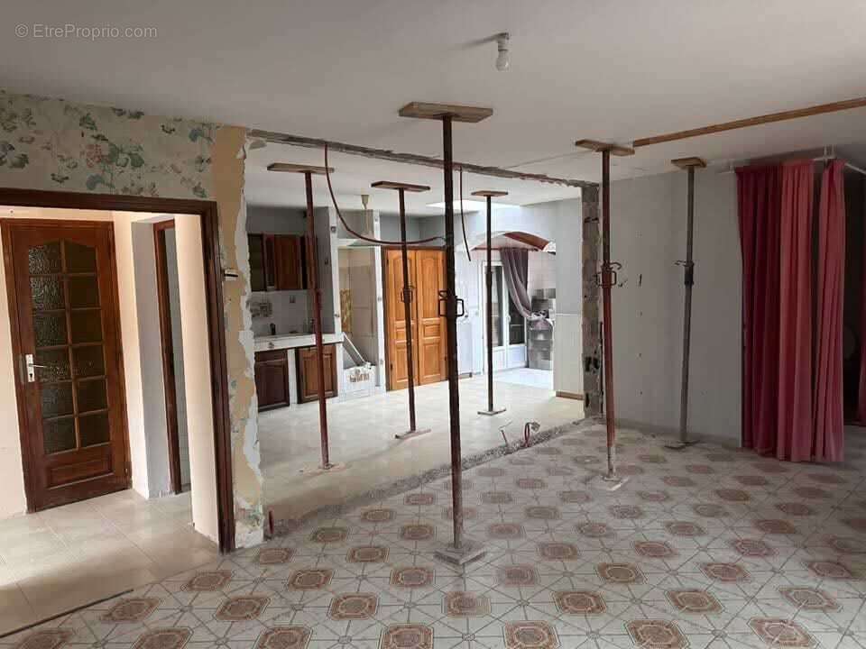 Maison à COURNONSEC