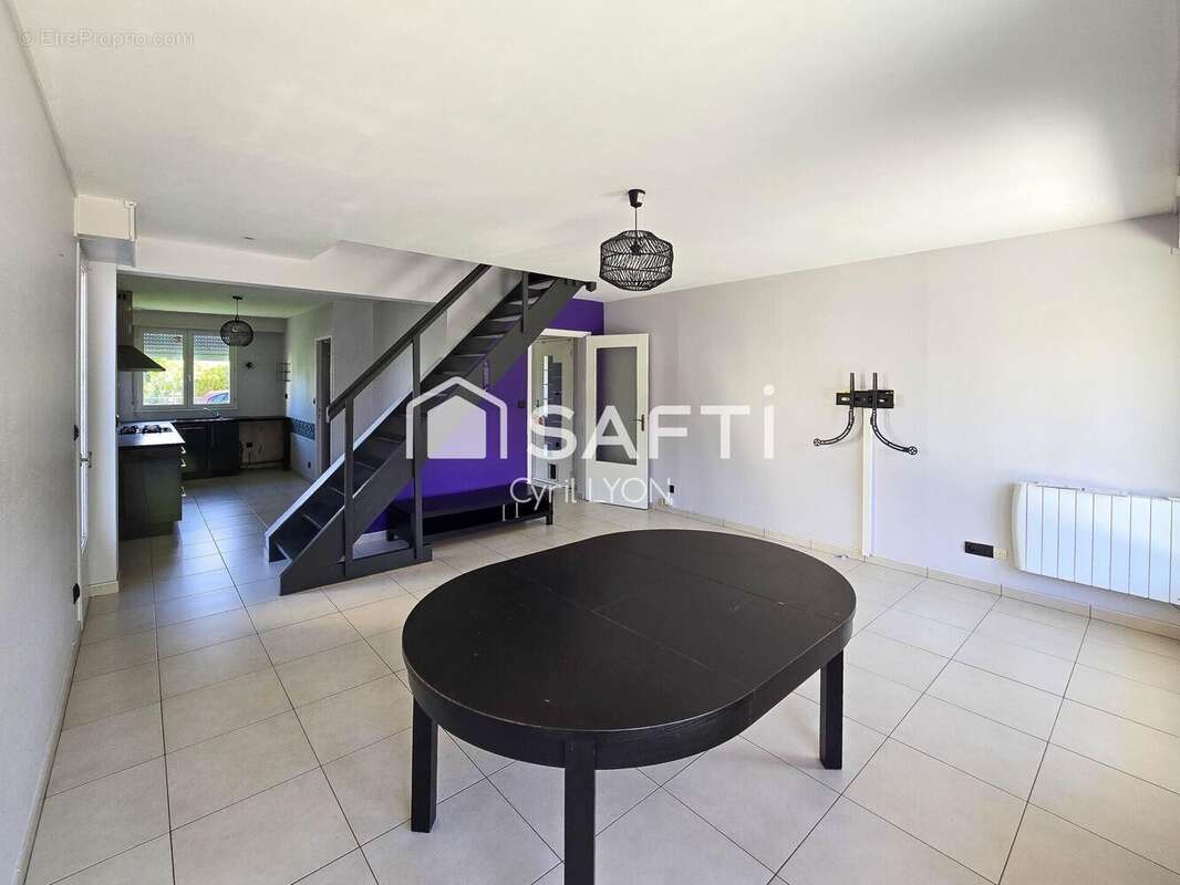 Maison 103 m² à Gennes  - photo 4