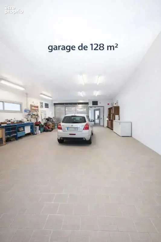 Rare et atypique : Grande maison de plain-pied 220 m² + 250 m² garage / atelier - Prestations haut de gamme - 3 min de Plouay -  - photo 12