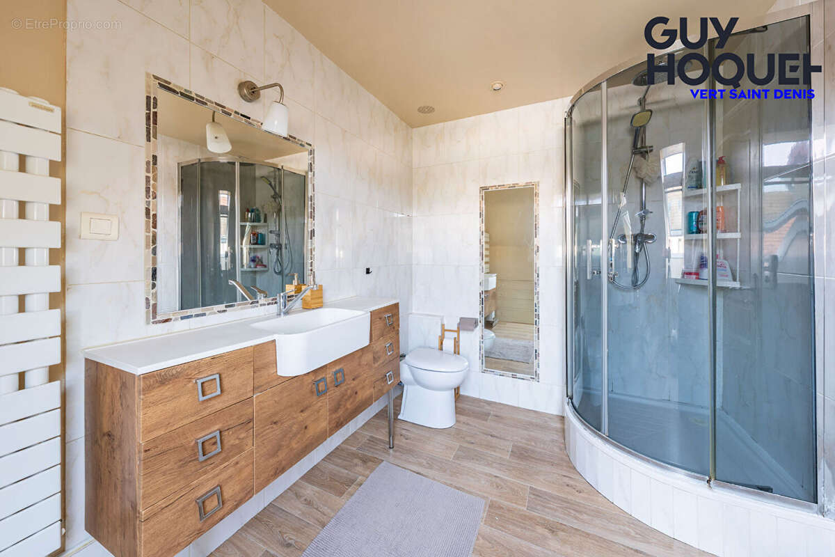 Maison à VERT-SAINT-DENIS