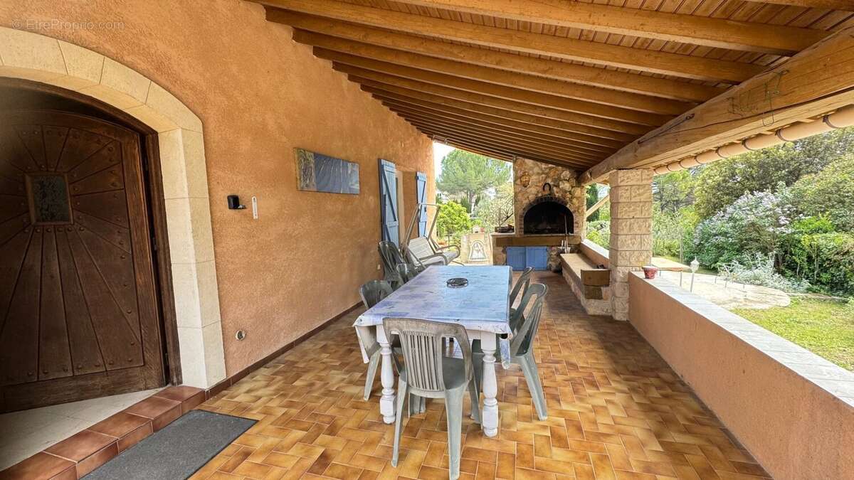 Maison à SUSSARGUES