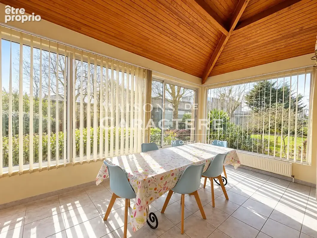 Ensemble immobilier de 380m2 : Maison Anglo Normande de 317m2 et Petite maison de gardien - photo 9