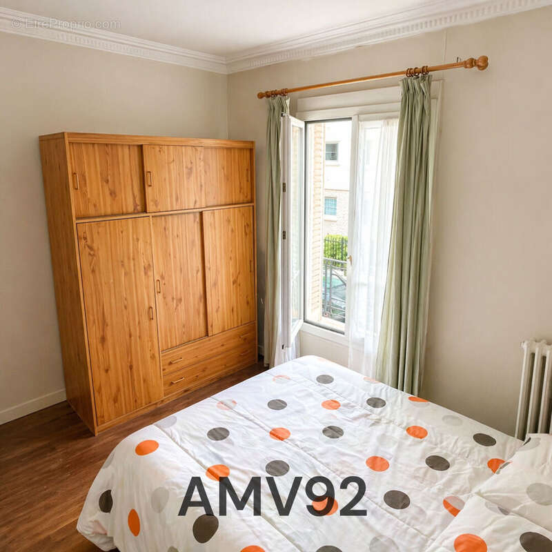 Appartement à LA GARENNE-COLOMBES